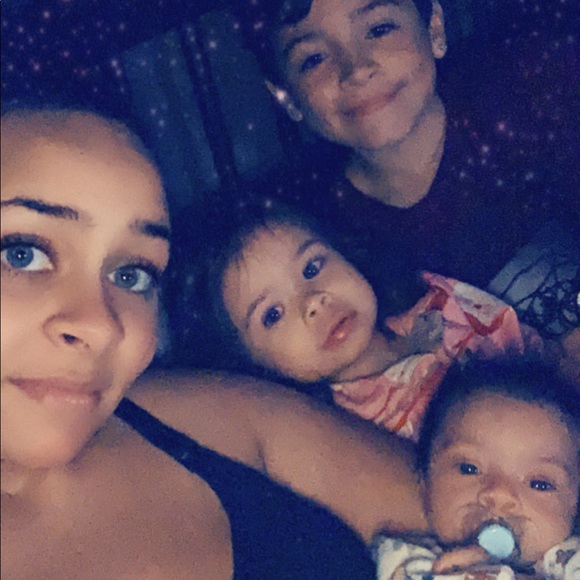 Meet Your Posher, Jenni! - Picture 3 of 3